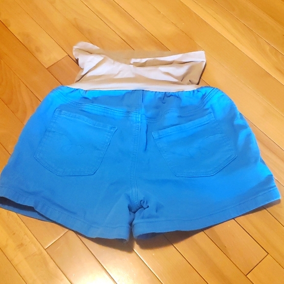 EUC size M maternity shorts - Picture 2 of 3